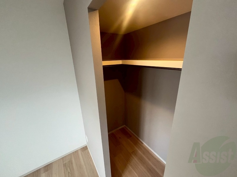 収納　収納スペースが豊富な洋室です！荷物持ちさんでも安心