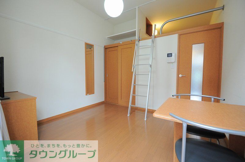 居室・リビング　1階、同タイプの部屋の写真です