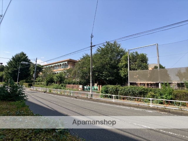 小学校　相模原市立富士見小学校（小学校）まで884m