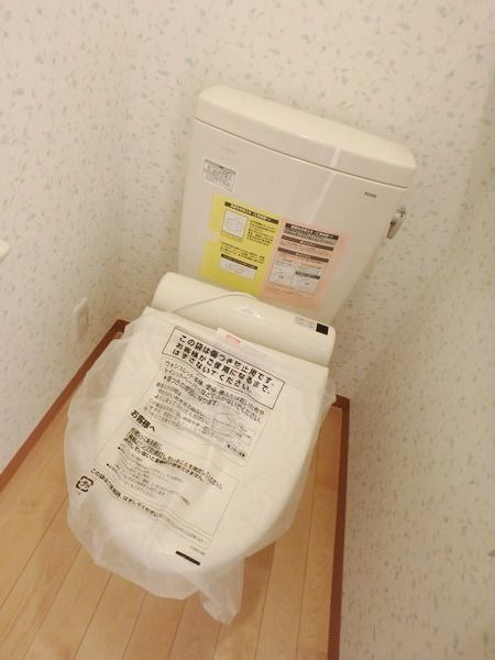 トイレ　★お部屋ごとに内装が違うので、詳細はお問合せ下さい★