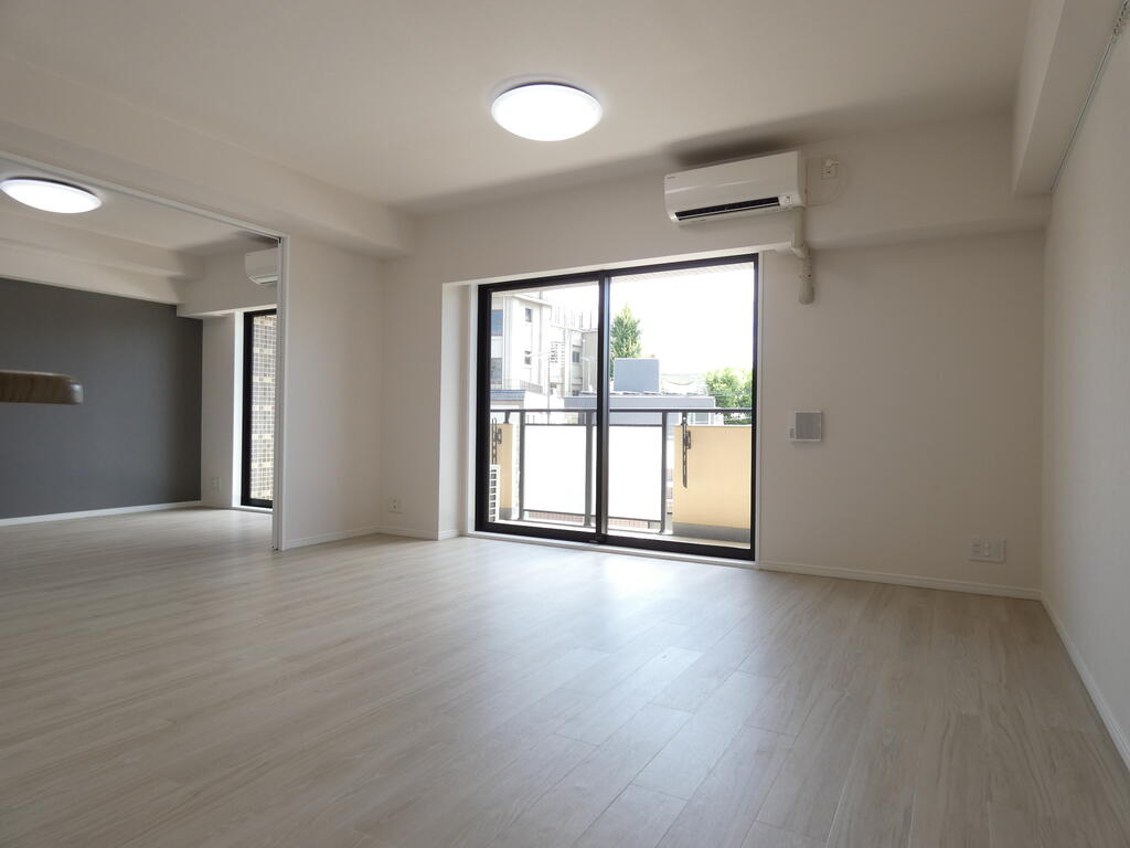 居室・リビング　内観