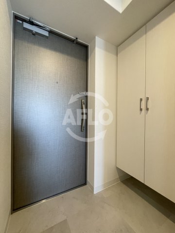 玄関　サムティ大正リバーライズ　玄関