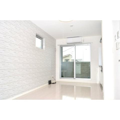 居室・リビング　室内