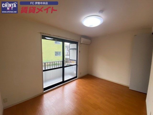 居室・リビング　同型参考写真