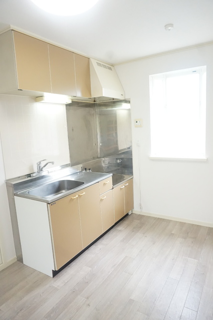 キッチン　出窓付きの明るいキッチン※同タイプ参考写真