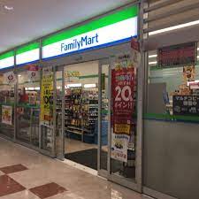 コンビニ　ファミリーマート ニューピア竹芝店（コンビニ）まで477m