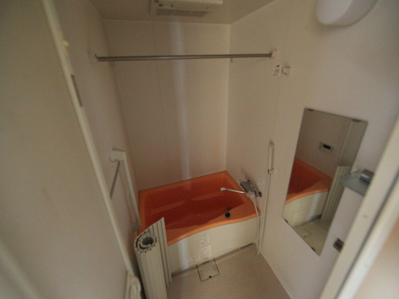 バス・シャワールーム　浴室暖房乾燥機付　追い焚き付お風呂