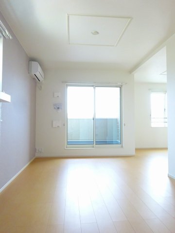 居室・リビング　使いやすい居間です