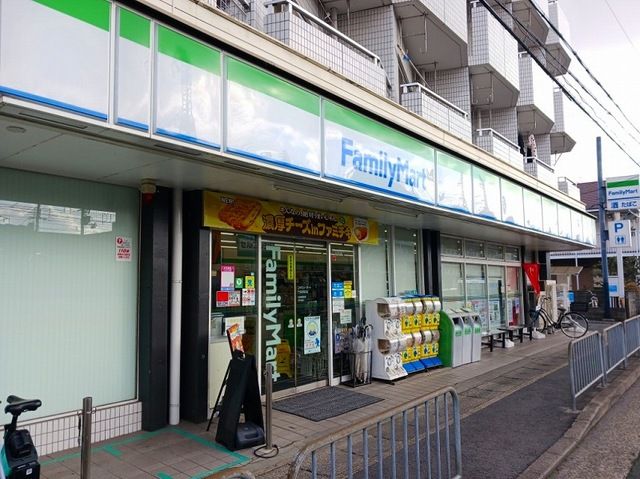 コンビニ　ファミリーマート 竹田駅前店（コンビニ）まで300m