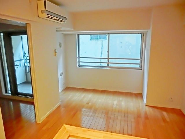 その他部屋・スペース　おしゃれなフローリング色