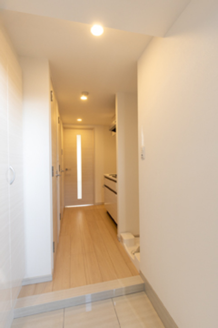 玄関　※写真は同タイプ住戸です。