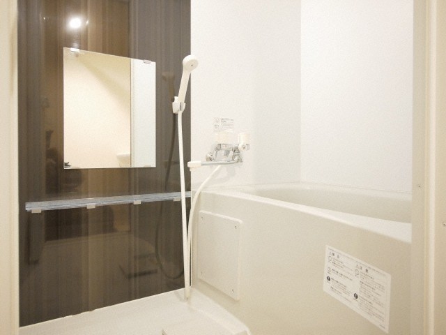 バス・シャワールーム　広々快適なバスルームです♪