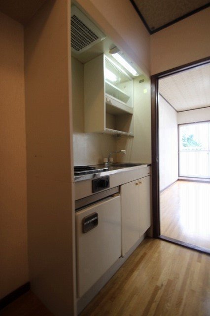 キッチン　同物件別室の写真です。