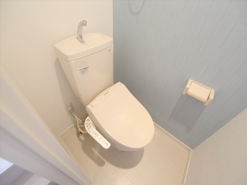 トイレ　温水洗浄暖房便座付トイレ