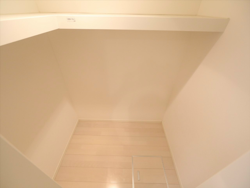 収納　ウォークインクローゼット（収納充実してます）