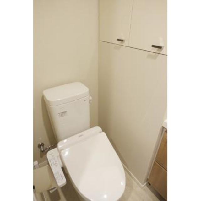 トイレ　※写真は同タイプ住戸です。