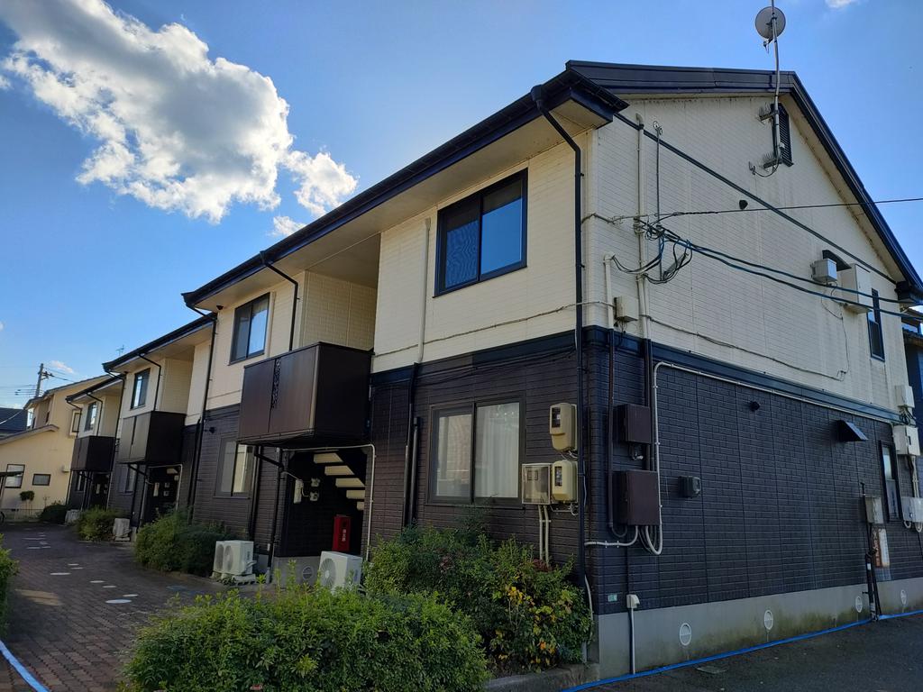 建物外観　軽量鉄骨造