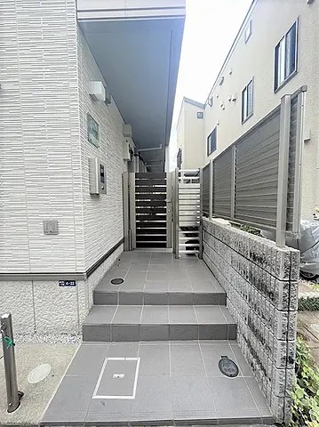 エントランス　弊社は都内全域の物件をご紹介可能です！