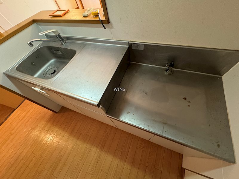 キッチン　別部屋参考写真です