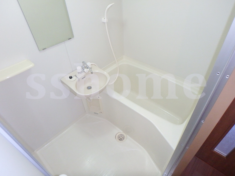 バス・シャワールーム　バストイレセパレートです☆