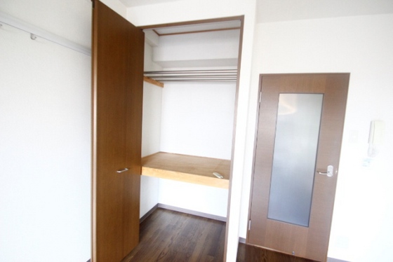 収納　※別部屋の写真です