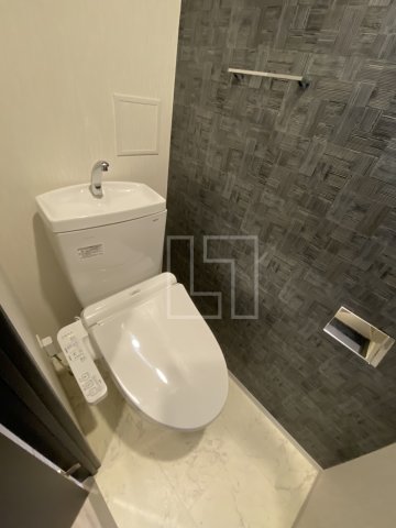 トイレ　S-RESIDENCE西長堀　温水洗浄便座