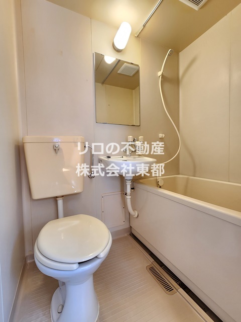 バス・シャワールーム　ゆったりと広めのユニットバスです♪