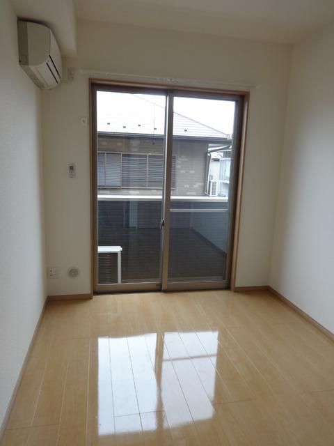 居室・リビング　★★陽の当たる洋室★★