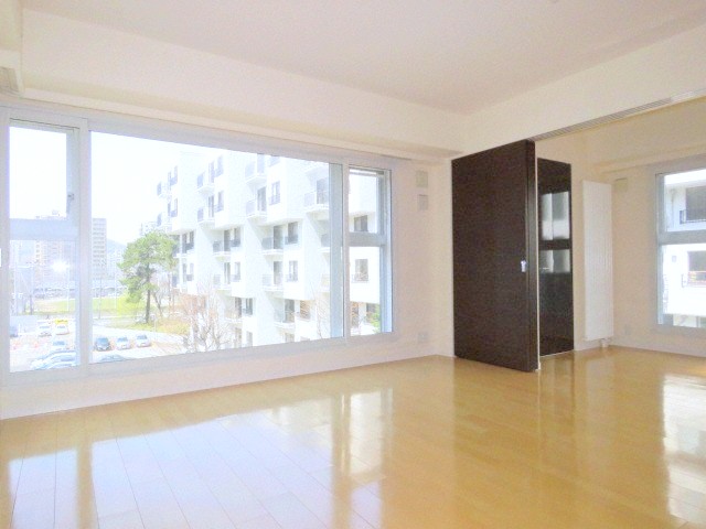 居室・リビング　きれいで明るいリビング♪