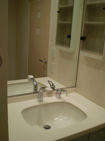 洗面設備　同マンション別部屋