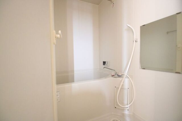 バス・シャワールーム　※違う号室の参考写真です。