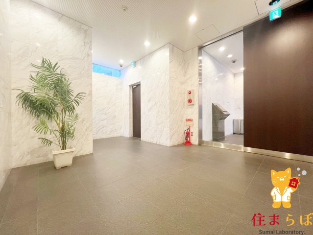 エントランス　共用部の印象も大切に