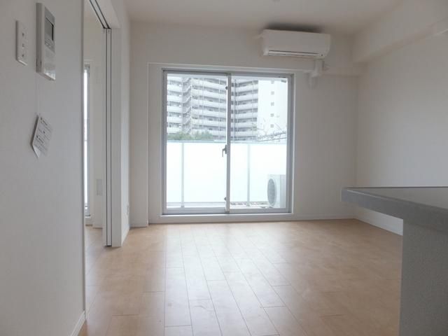 居室・リビング　１２帖以上のリビングルーム