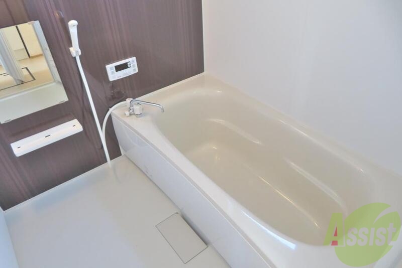 バス・シャワールーム　１坪風呂を採用してます。足も延ばせてゆったり入浴タイム