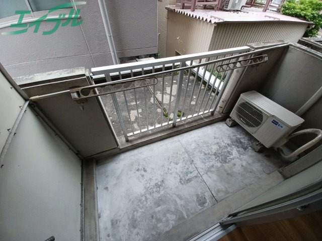 バルコニー　※同棟別部屋の写真です