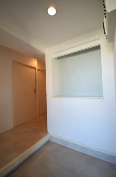 玄関　※同タイプ、別室