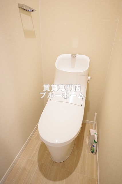 トイレ　温水洗浄便座付のトイレ！