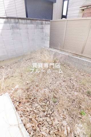 バルコニー　スペースたっぷりの専用庭！