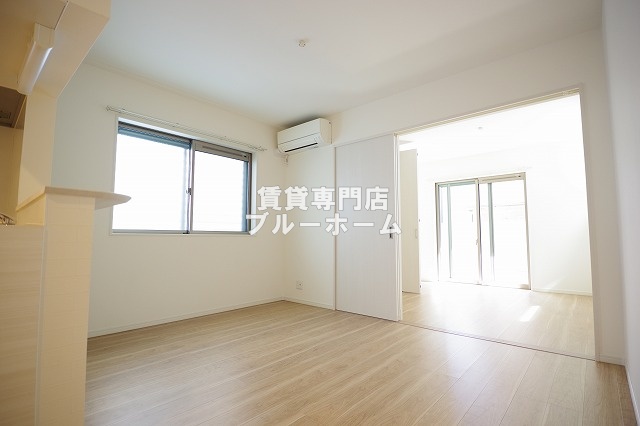 居室・リビング　広々としたリビング！