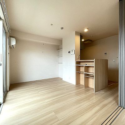 居室・リビング　※写真は同シリーズ類似物件を含む為現況優先とさせて頂きます