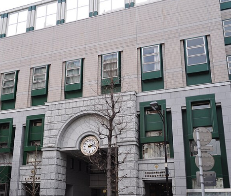 小学校　中央区立日本橋小学校（小学校）まで449m