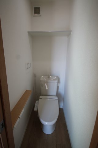 トイレ　※同物件別号室の写真になります
