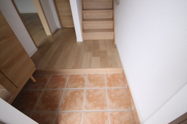 玄関　※同物件別号室の写真になります