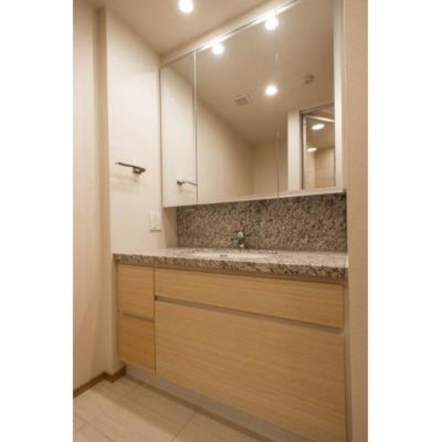 洗面設備　※写真は同タイプ住戸です。