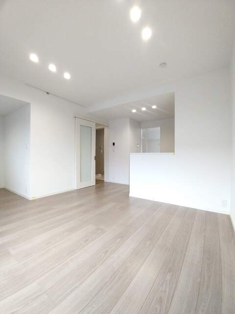 居室・リビング　建築中の写真となります。