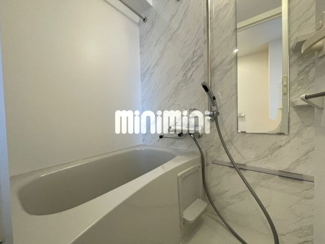 バス・シャワールーム　別号室の参考写真