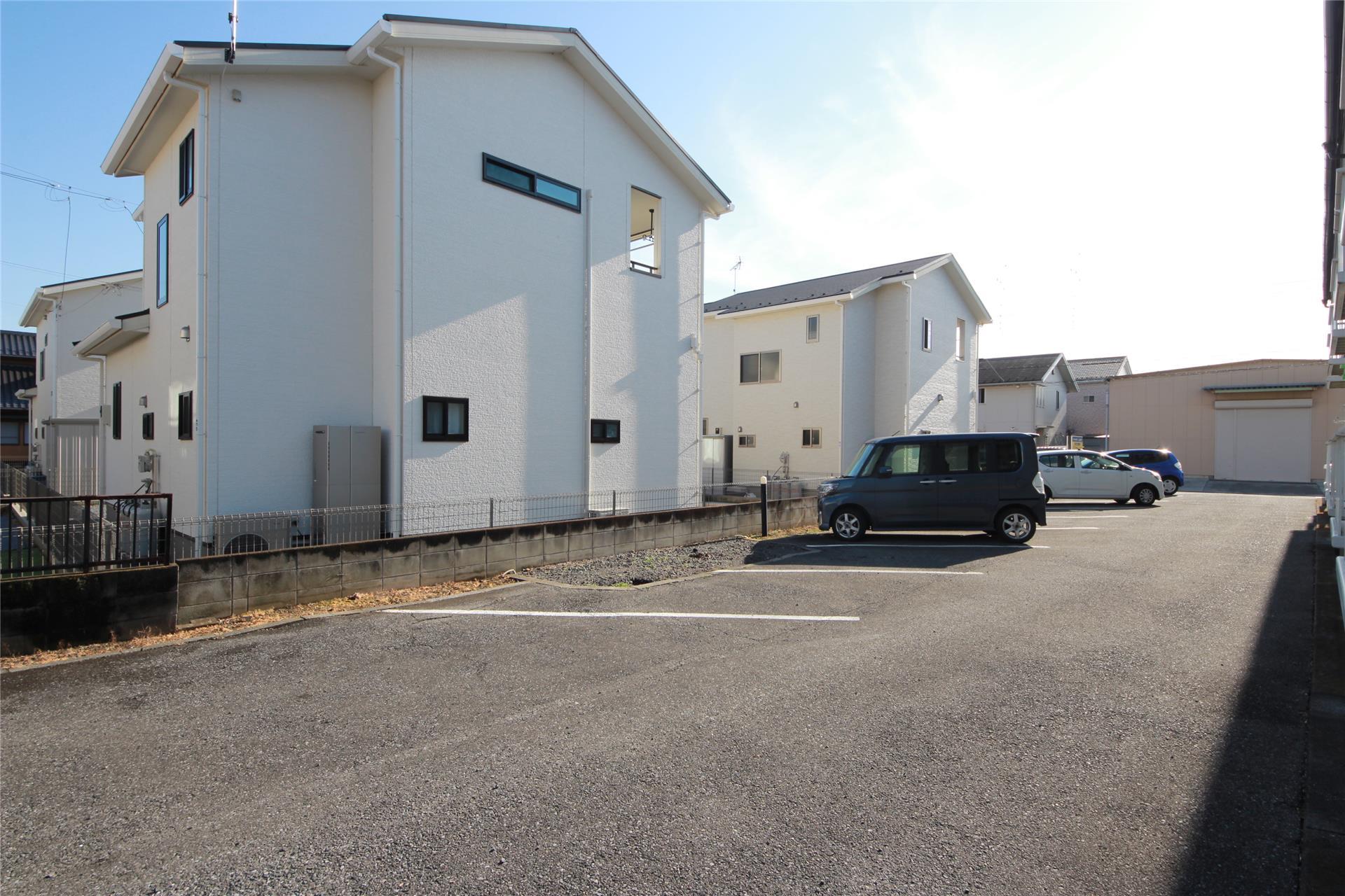 駐車場　駐車場1台無料ですよ～