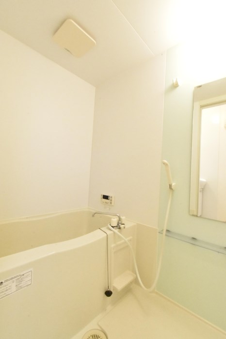 バス・シャワールーム　バス・トイレ別です！