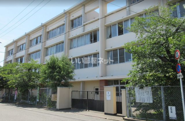 小学校　泉大津小学校（小学校）まで1856m