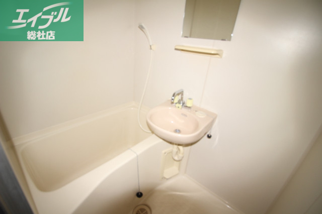 バス・シャワールーム　バス